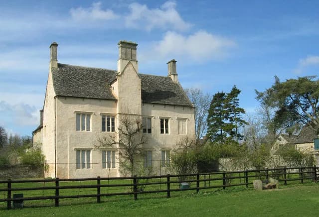 Cogges Manor Farm venue and grounds
