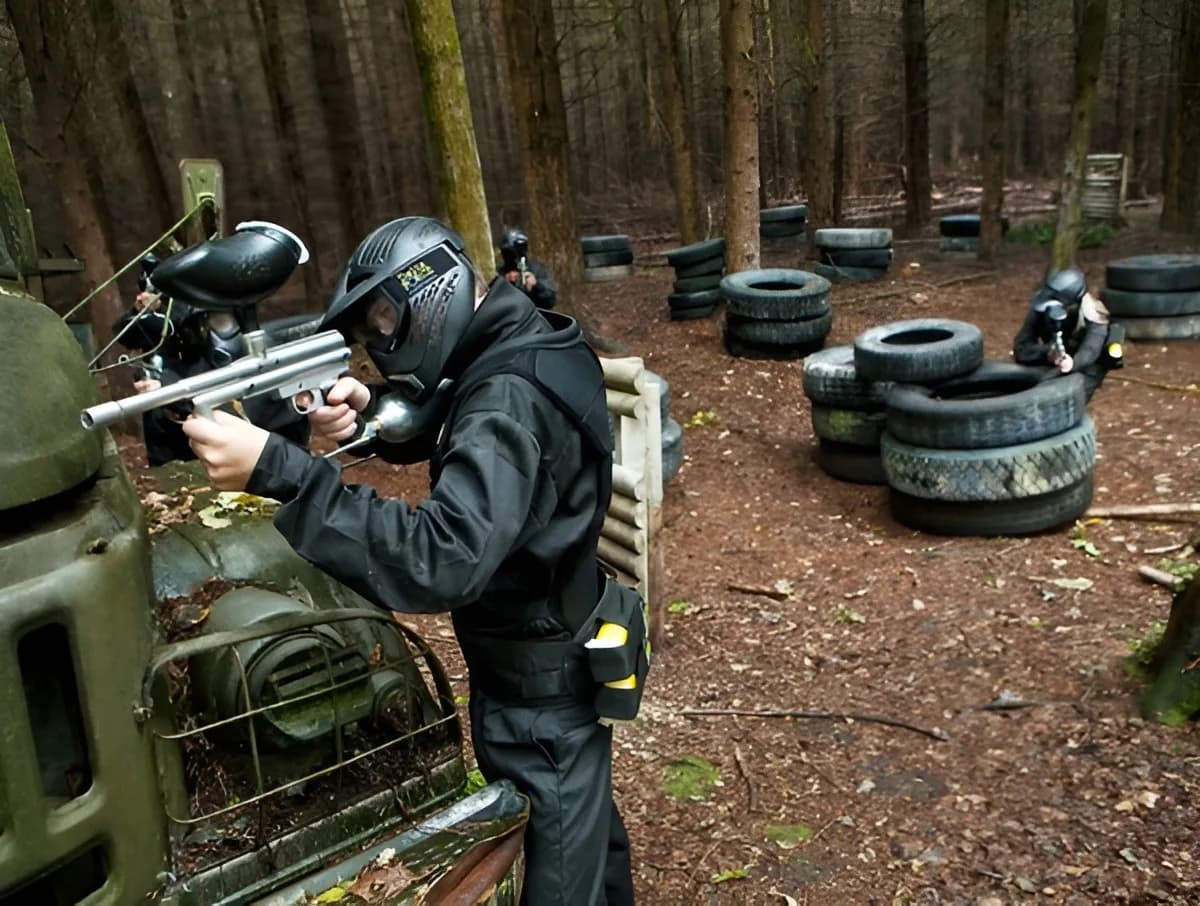 Delta Force Paintball Leicester paintball action
