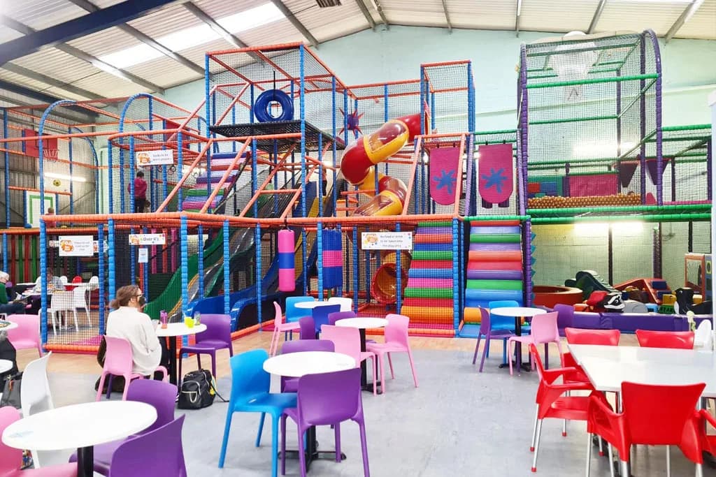 DJ's Play Zone Berkhamsted indoor play centre photo