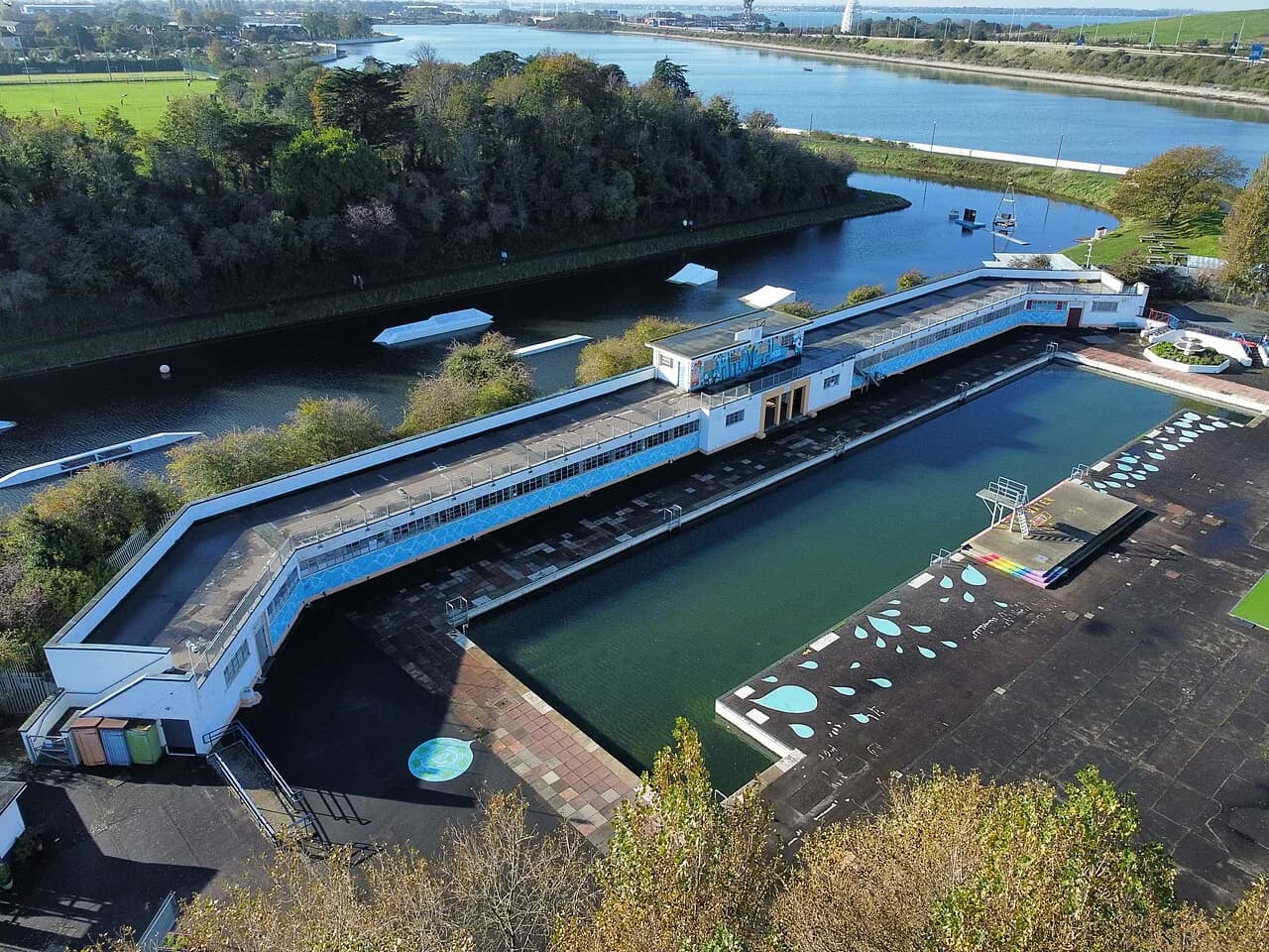 Hilsea Lido outdoor swimming pool with changing rooms