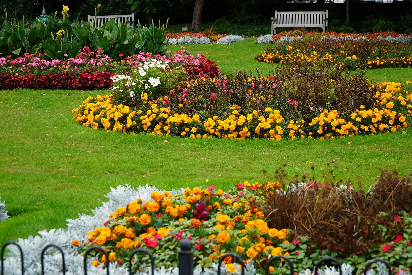 Jephson Gardens park landscape view