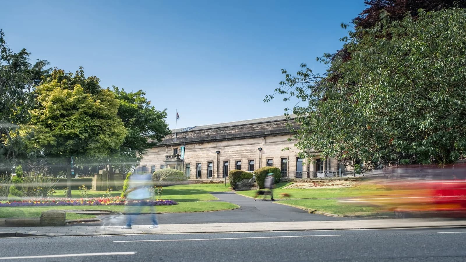Kirkcaldy Galleries entrance and building exterior