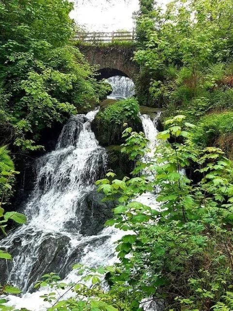 The waterfall in the glen at Rouken Glen Park