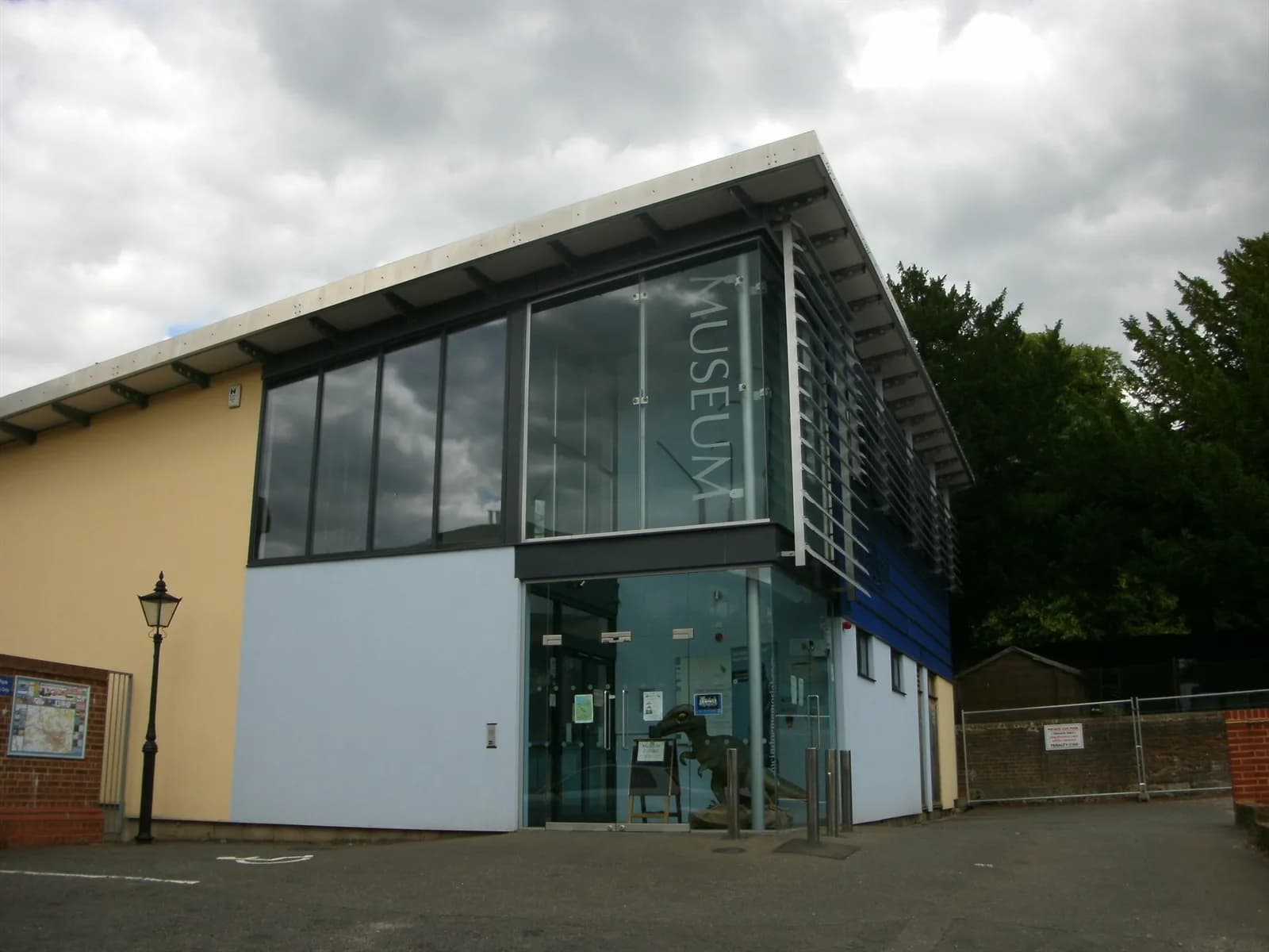 Front entrance of East Grinstead Museum on Cantelupe Road