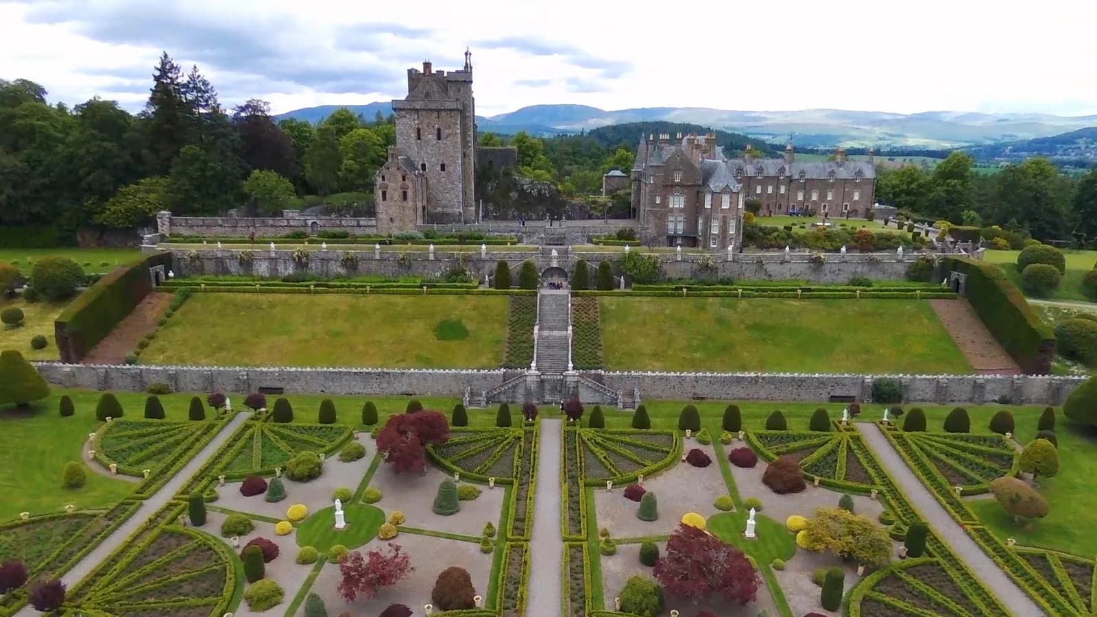 Drummond Castle Gardens, Across Perthshire
