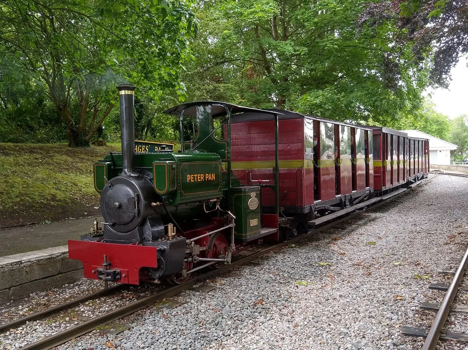 Steam train at Page's Park station, Leighton Buzzard Railway