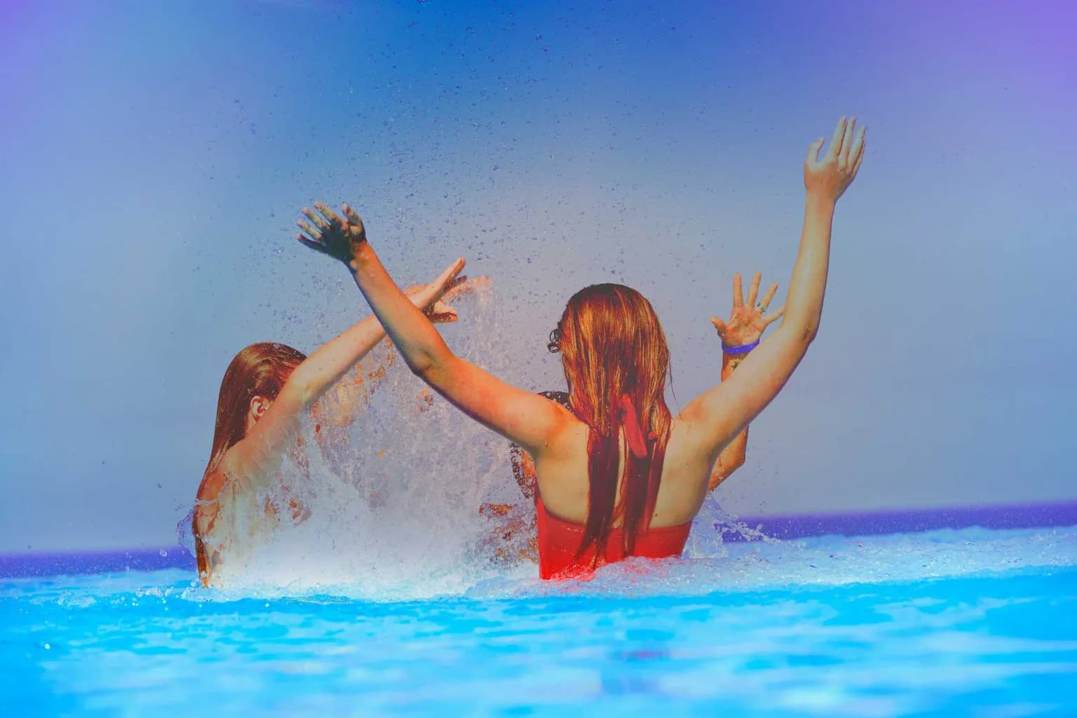 Children splashing in the wave pool at Alpamare Scarborough