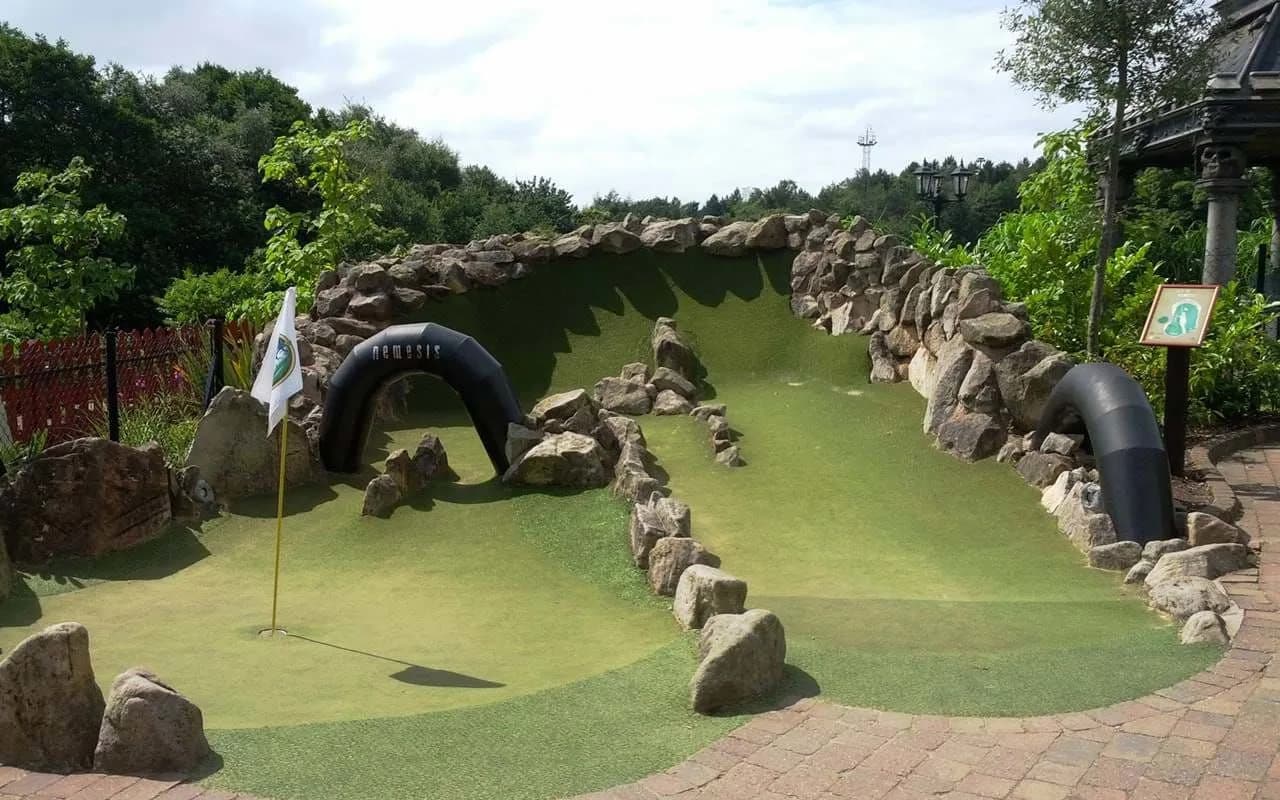 Alton Towers Crazy Golf, Alton