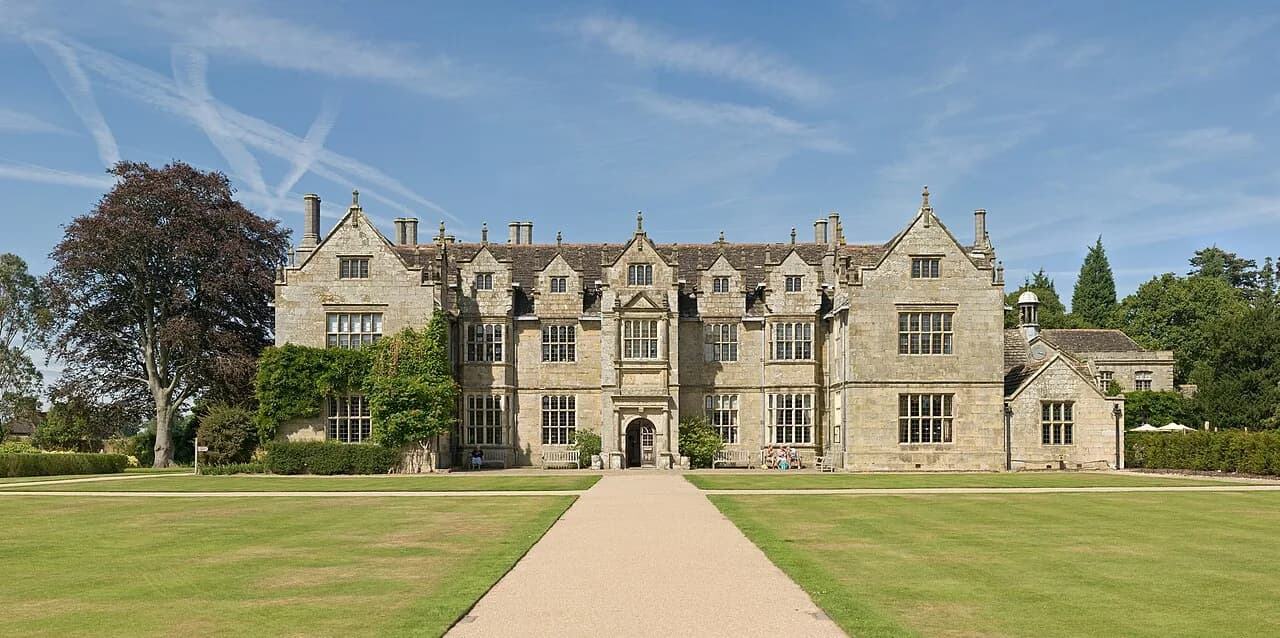 The Elizabethan mansion at Wakehurst