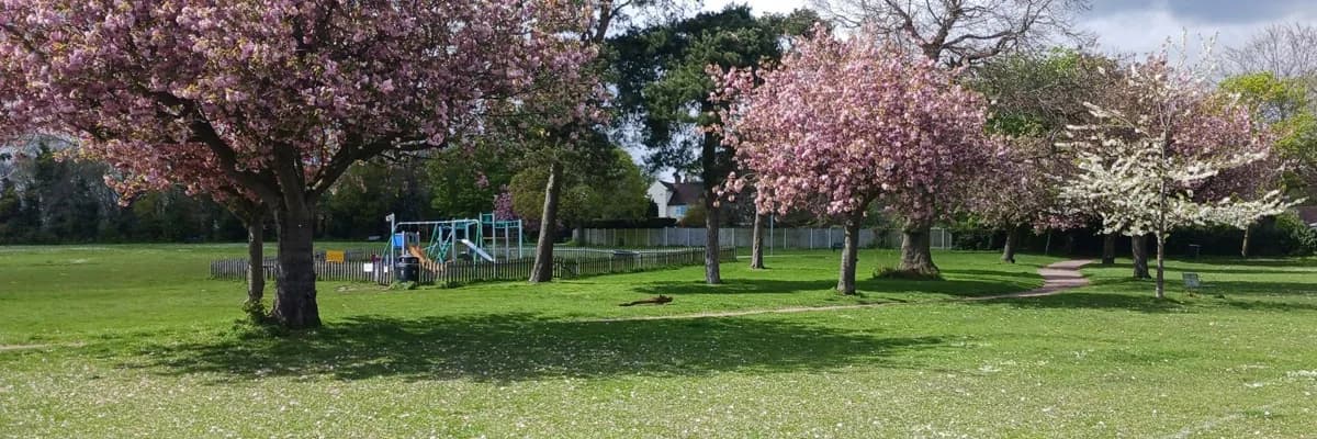 Normanston Park, Lowestoft - green parkland with play area and sports facilities