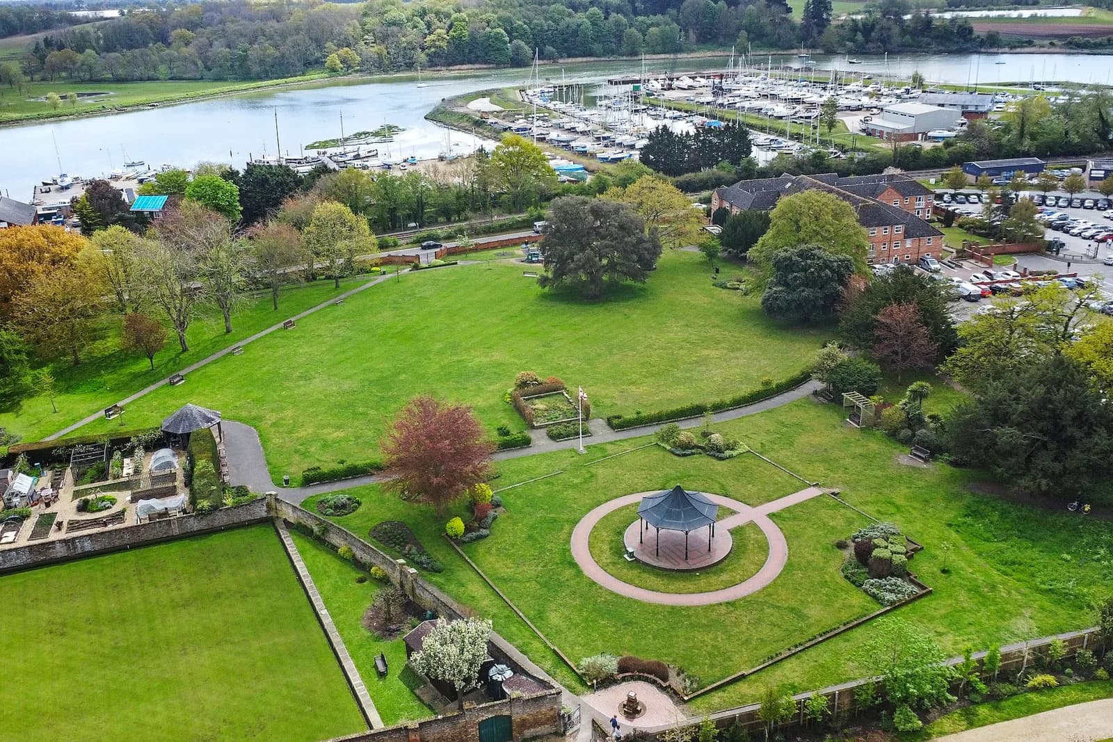 Elmhurst Park, Woodbridge